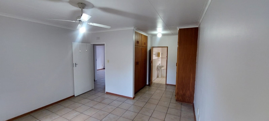To Let 3 Bedroom Property for Rent in Pentagon Park Free State